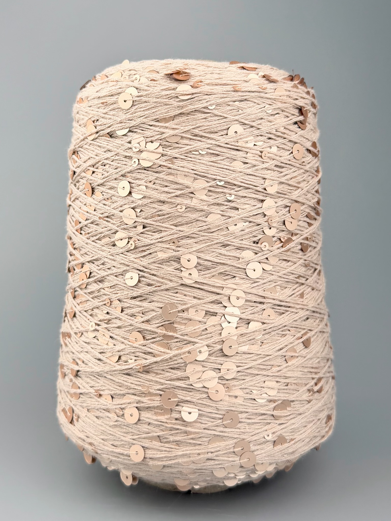 Art. Brillante 260 m / 100 g – Baumwolle mit Maxi-Pailletten col. Heller Beige foto 2